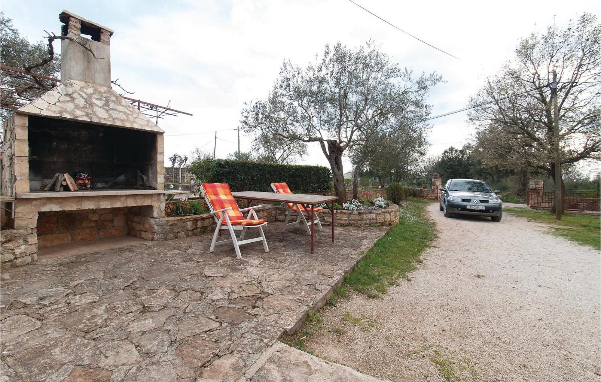Lovely Apartment In Rovinj With Kitchen Exterior foto